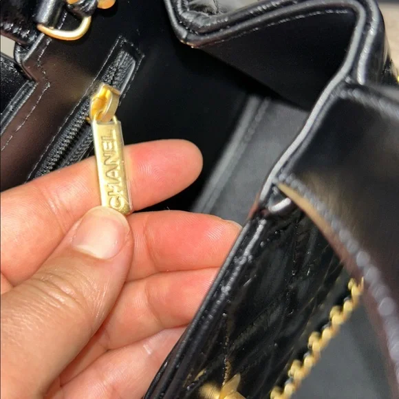 Chanel small Kelly bag. Black calf leather - Picture 15 of 17